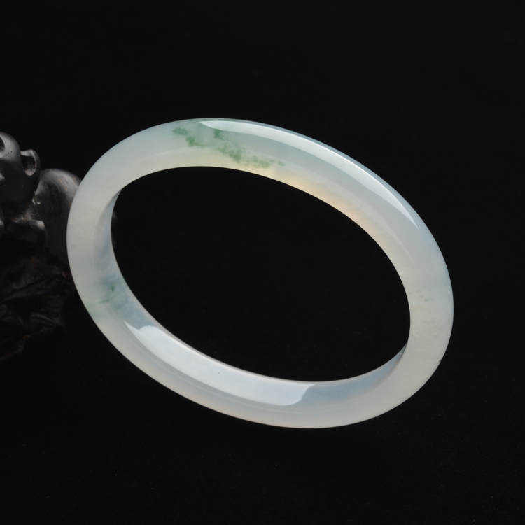 (超值推荐)冰种略飘花贵妃镯(54.2mm-45.1mm)