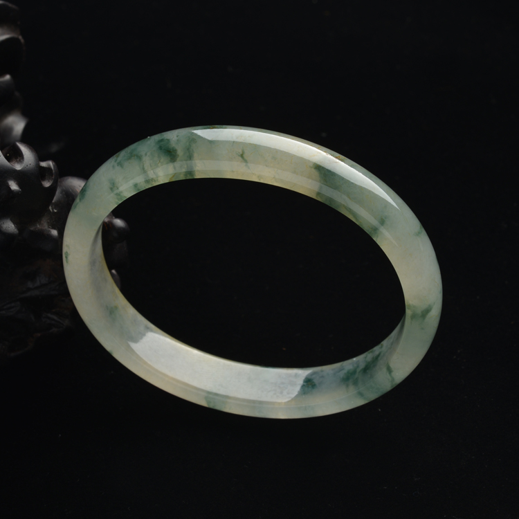 (超值推荐)冰种飘花略带黄翡贵妃镯(54.3mm-47.5mm)