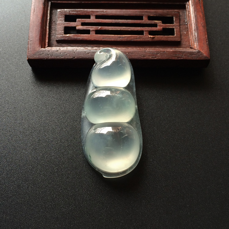 (超值推荐)冰种飘花四季豆挂件