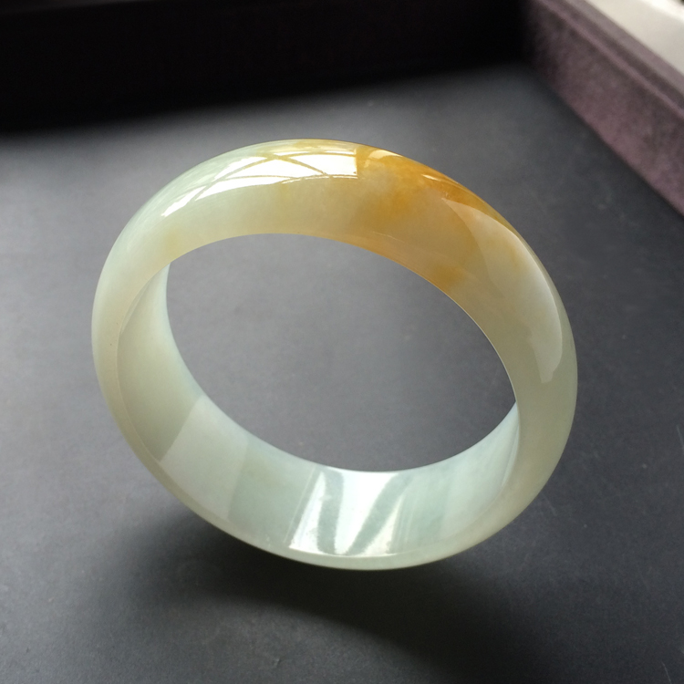 (超值推荐)糯冰种晴水带黄翡手镯(59.2mm)