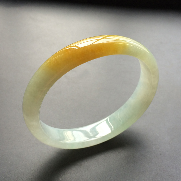 (超值推荐)糯冰种晴水带黄翡贵妃镯(54.2mm-46.2mm)