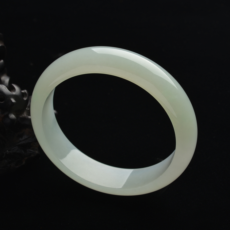 (超值推荐)糯冰种淡晴水手镯(59.4mm)