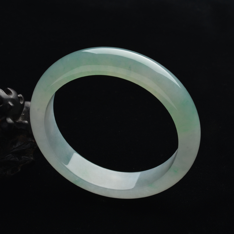 (超值推荐)糯冰种晴水略飘花手镯(58mm)