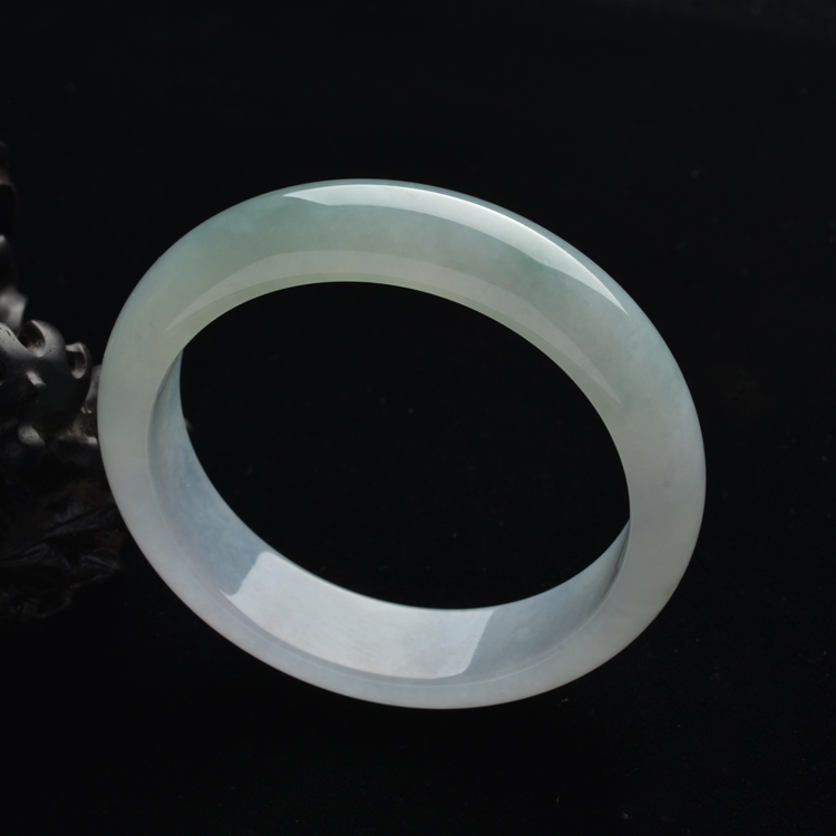 (超值推荐)糯冰种晴水手镯(59mm)