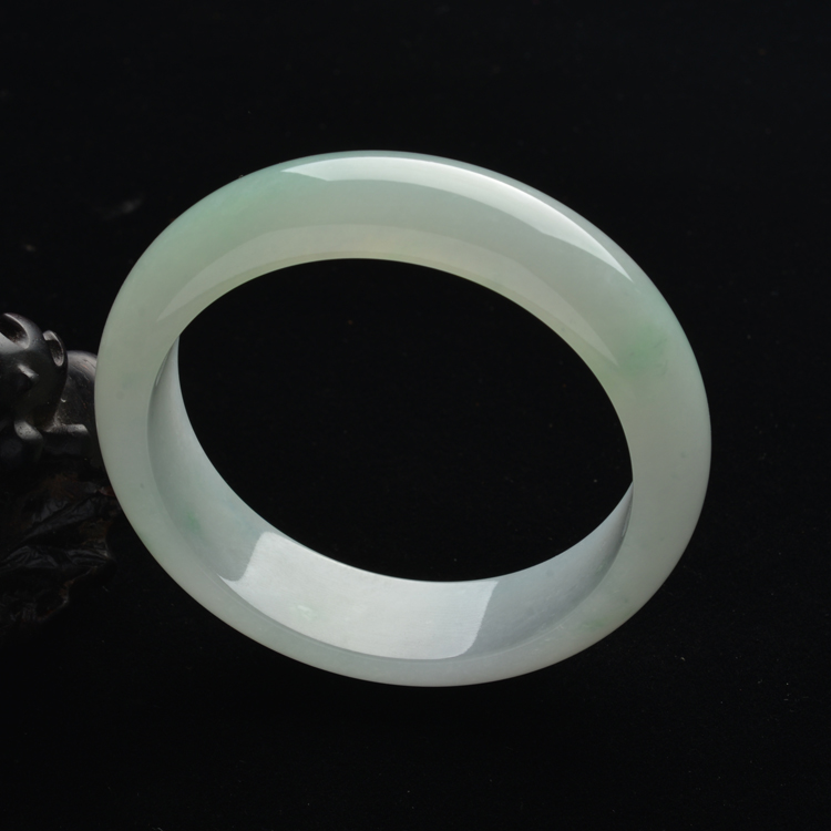 (超值推荐)糯冰种晴水略飘花手镯(57.8mm)