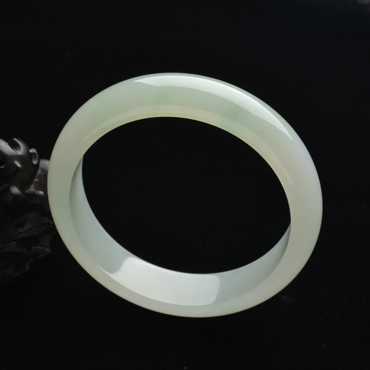 (超值推荐)糯冰种淡晴水手镯(59.4mm)