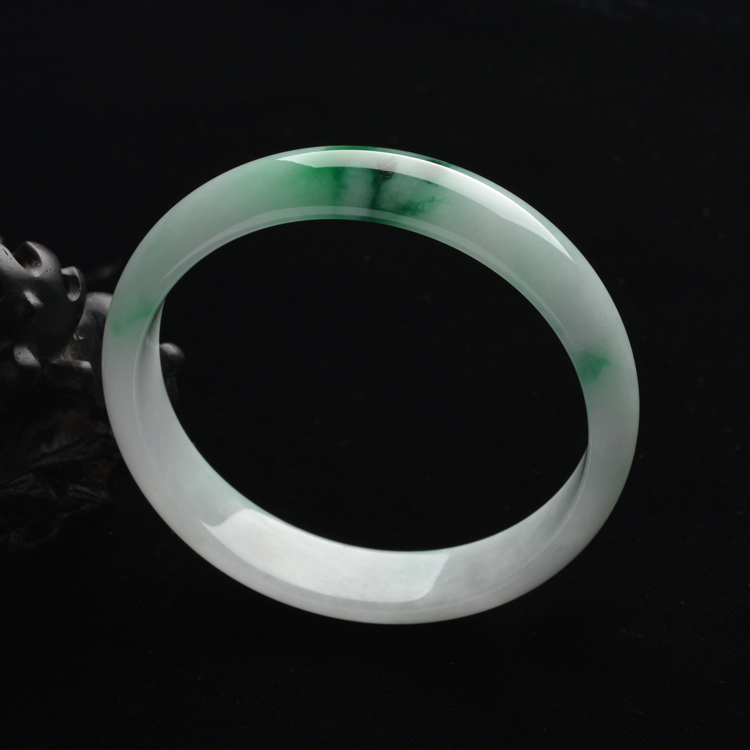 (超值推荐)糯冰种飘翠手镯(55.5mm)