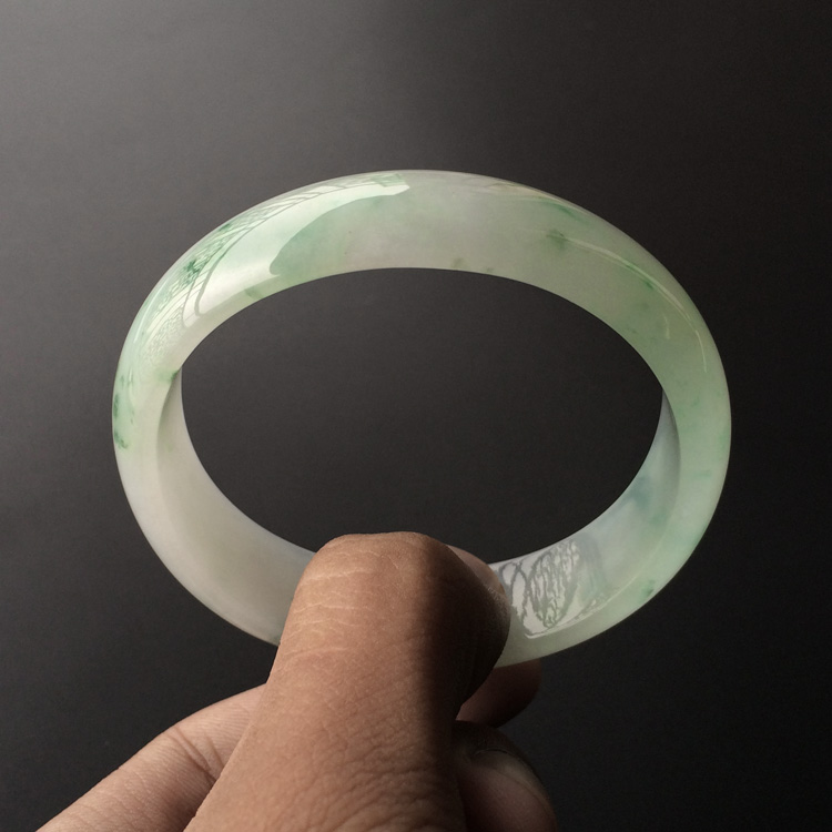 (超值推荐)糯冰种飘花贵妃手镯(55.6mm-49.5mm)