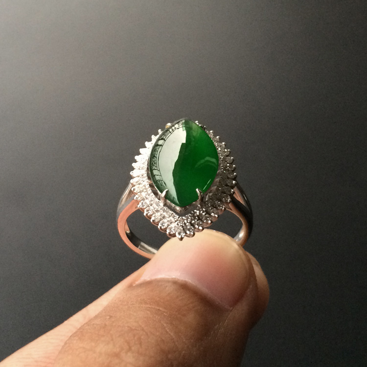 (超值推荐)镶白金钻石冰种深绿马眼戒指