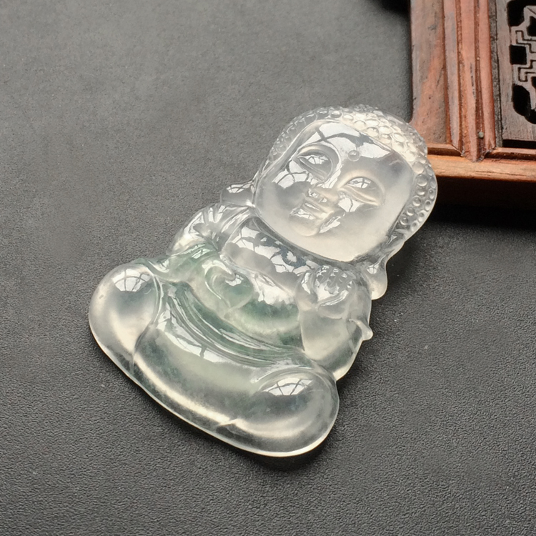 (超值推荐)冰种略带晴水宝宝佛胸坠面