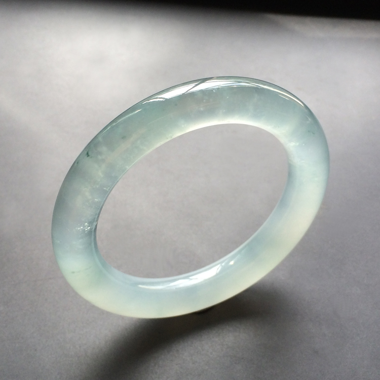(超值推荐)冰种晴水略飘花圆条手镯(52.8mm)