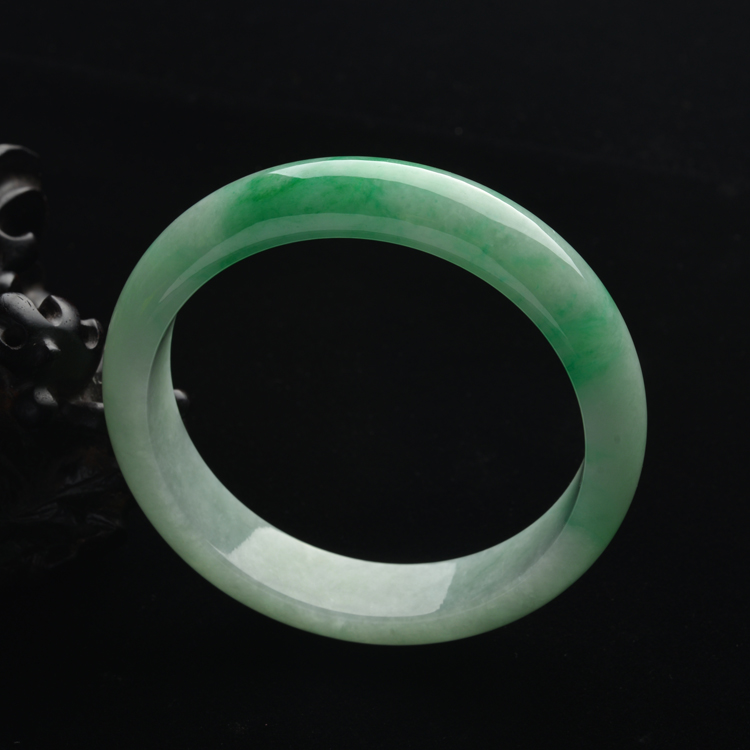 (超值推荐)糯冰种飘翠手镯(60mm)