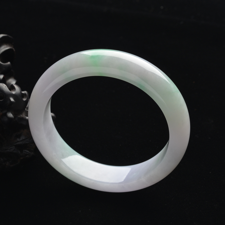 (超值推荐)糯冰种春带彩手镯(56.5mm)