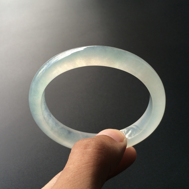 (超值推荐)冰种淡晴水贵妃镯(55mm-47.8mm)