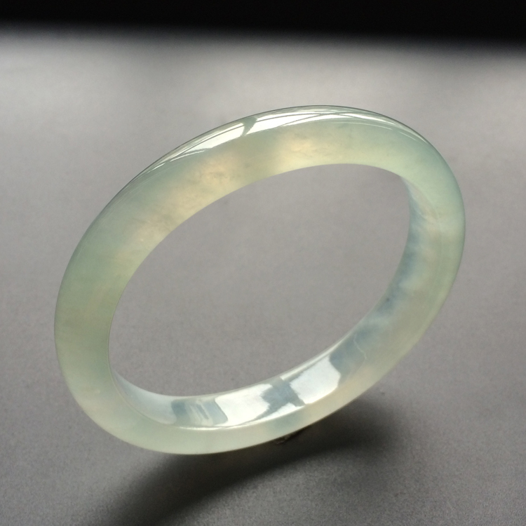(超值推荐)冰种晴水贵妃镯(57.8mm-48.7mm)