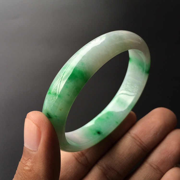 (超值推荐)糯冰种飘翠贵妃手镯(56mm-50.2mm)