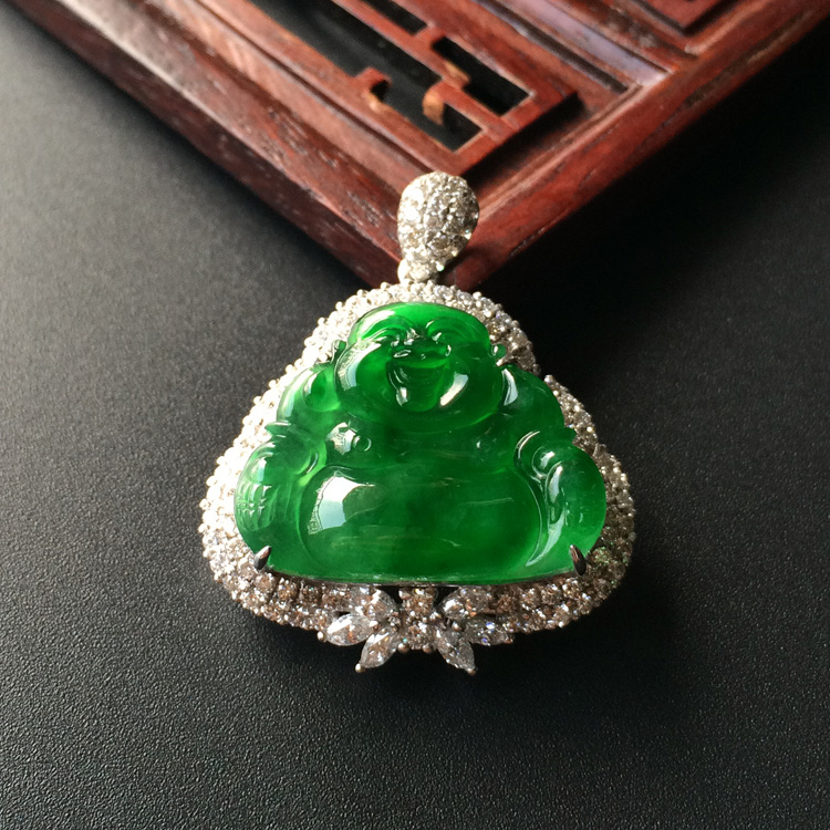 (超值推荐)冰种阳绿镶白金钻石玉佛胸坠