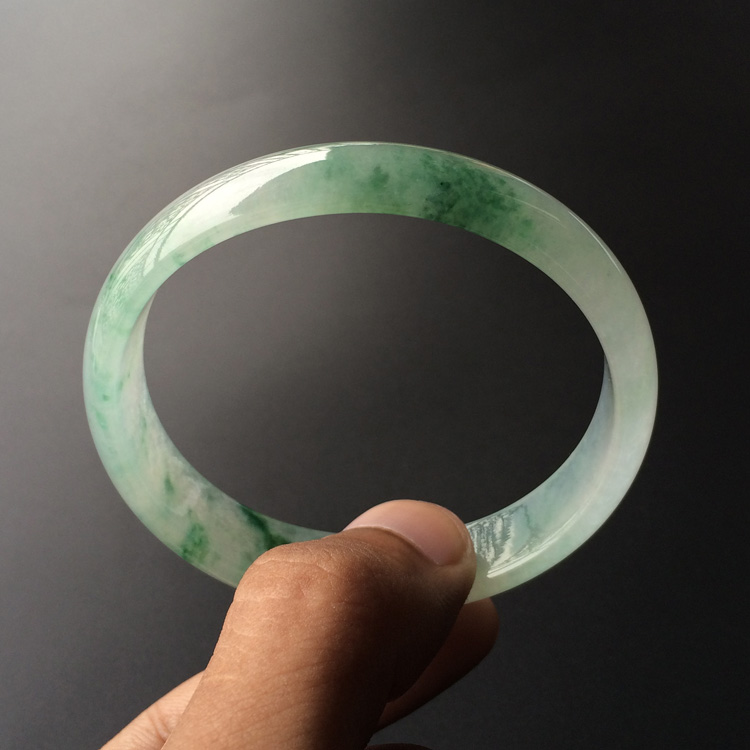 (超值推荐)冰种飘花贵妃手镯(57.1mm-50mm)