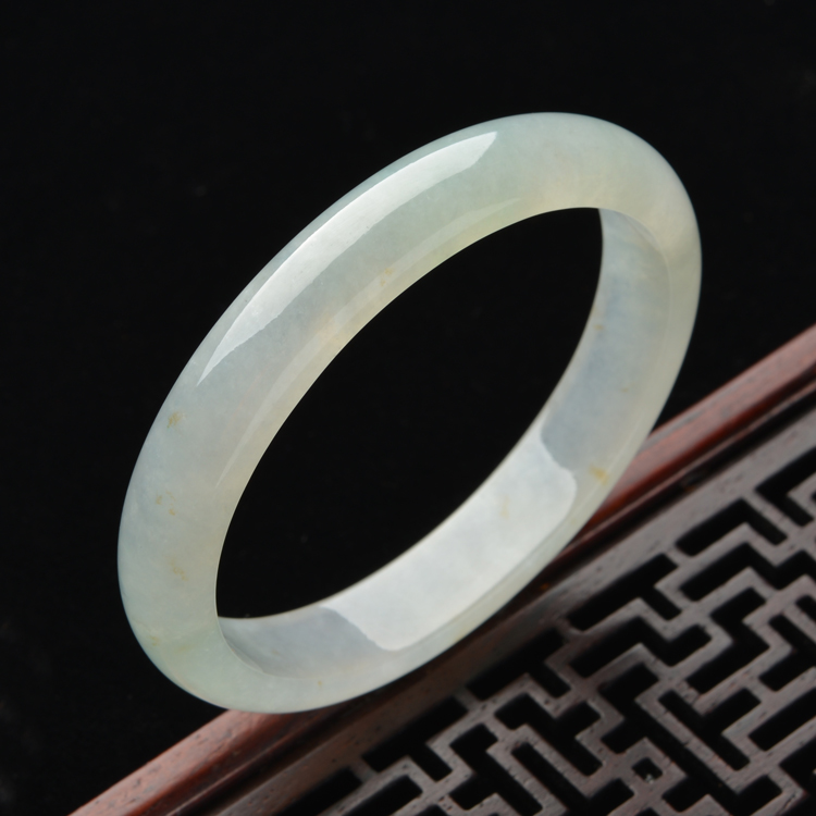 (超值推荐)冰种淡晴水贵妃镯(54.7mm-49.3mm)