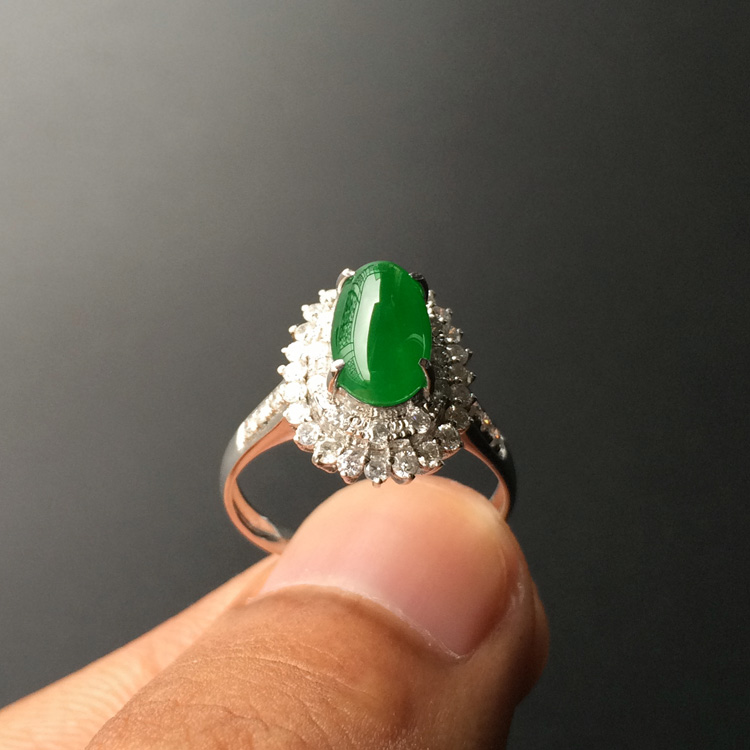 (超值推荐)冰种阳绿镶白金钻石戒指