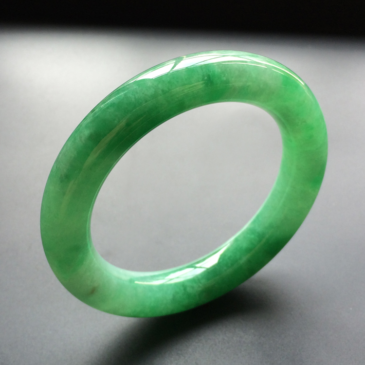 (超值推荐)糯冰翠色圆条手镯(57.7mm)