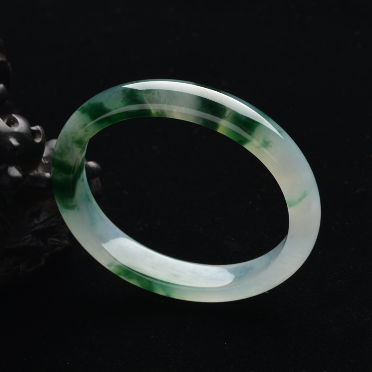 (超值推荐)冰种飘花贵妃镯(53.1mm-46.8mm)