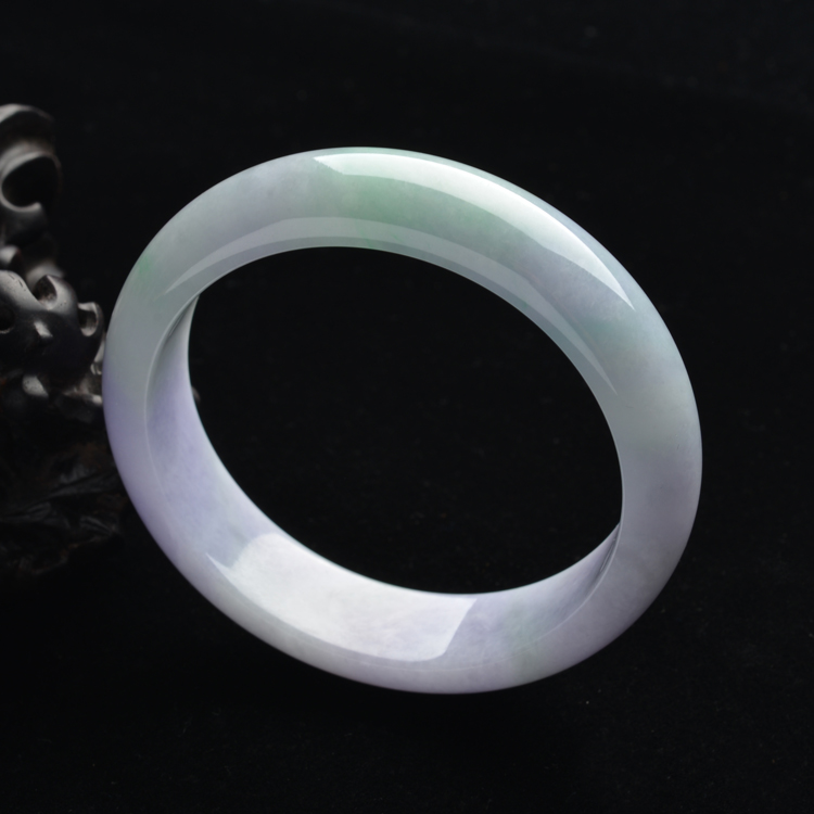 (超值推荐)糯冰种春带彩手镯(59.5mm)