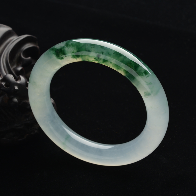 (超值推荐)冰种飘绿花圆条手镯(57.9mm)