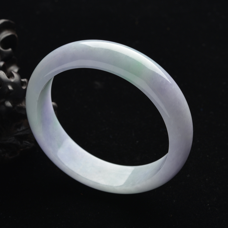 (超值推荐)糯冰种春带彩手镯(58.5mm)