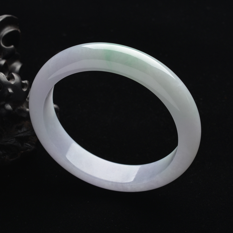 (超值推荐)糯冰种淡春带彩手镯(57.1mm)