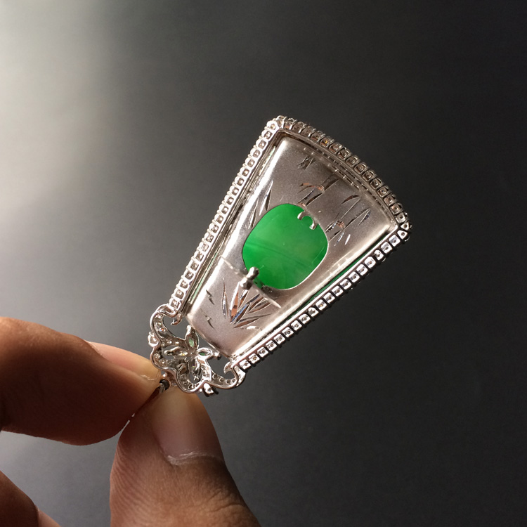 https://jdimg.jaadee.net//images/201511/goods_img/60397_P_1448825195946.jpg