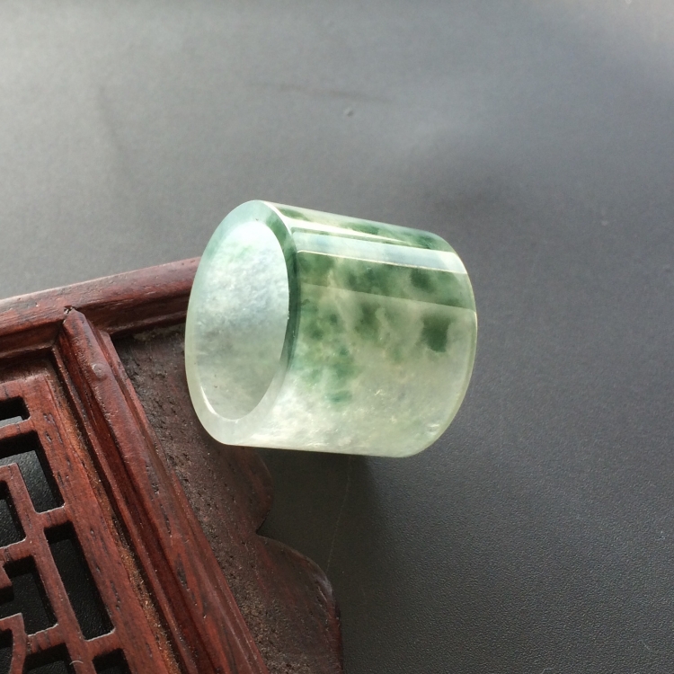 https://jdimg.jaadee.net//images/201512/goods_img/152_151eb52bbc0.jpg