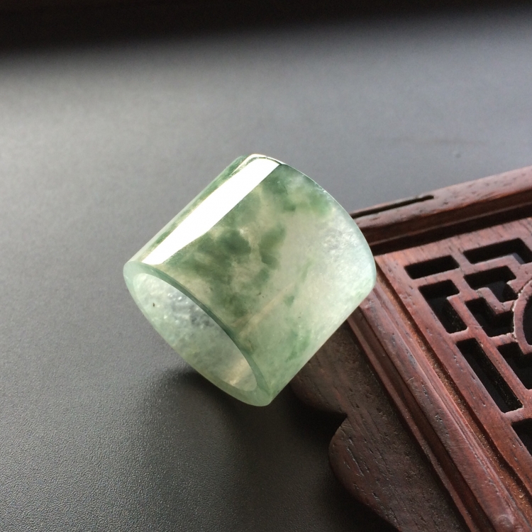 (超值推荐)冰种飘花路路通指环