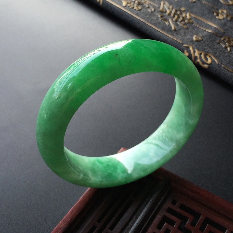 (超值推荐)糯冰种飘翠手镯(53.6mm)