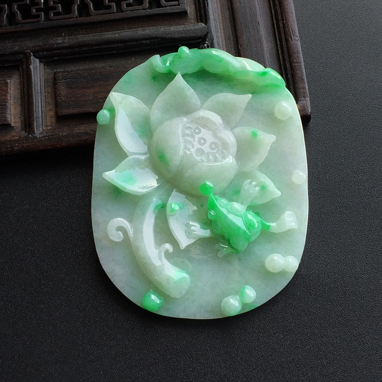 糯冰种飘翠一品清廉挂件