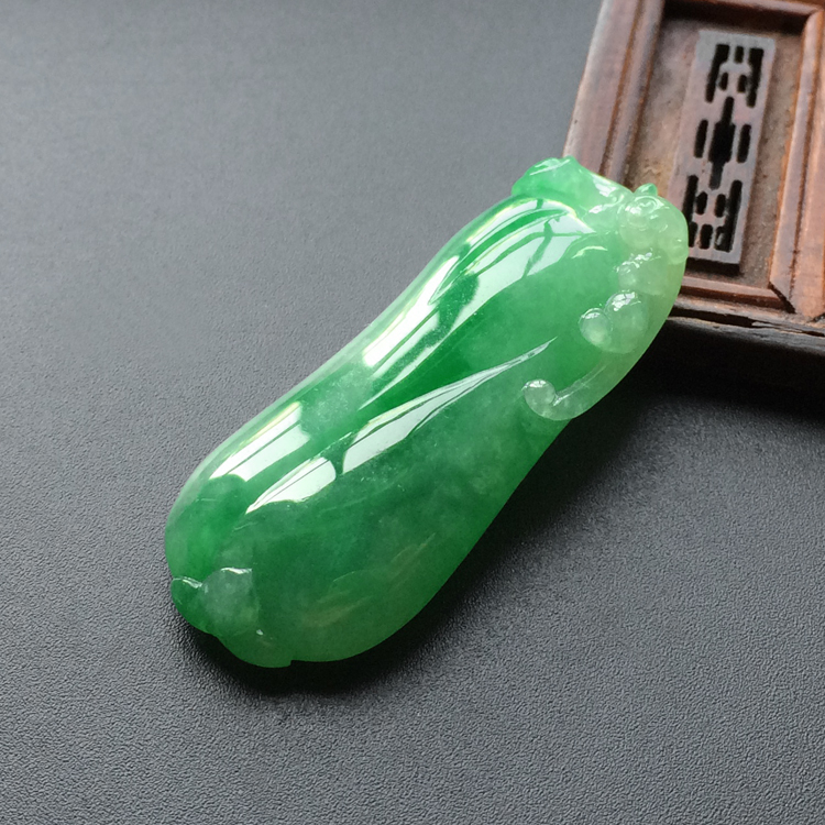 (超值推荐)糯冰种飘翠福瓜挂件