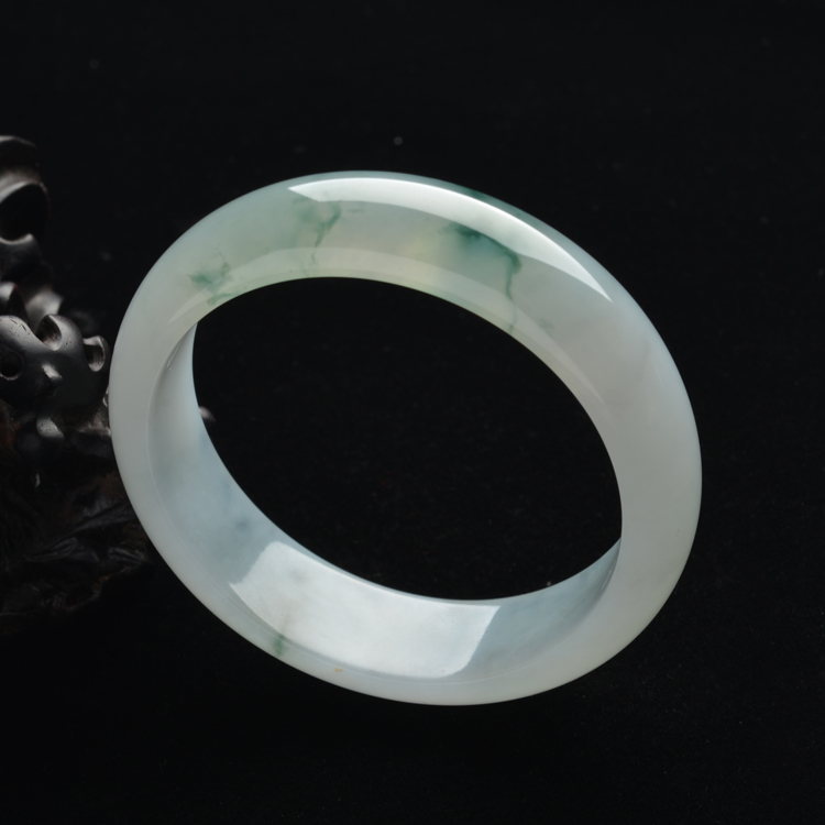 (超值推荐)糯冰种淡晴水飘花手镯(59.1mm)