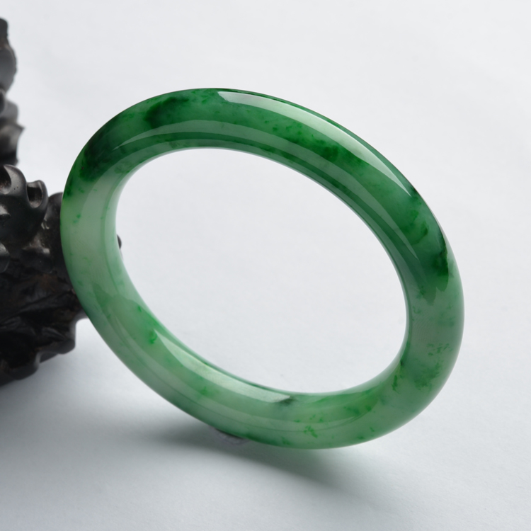 (超值推荐)糯冰种浓绿圆条手镯(54.4mm)