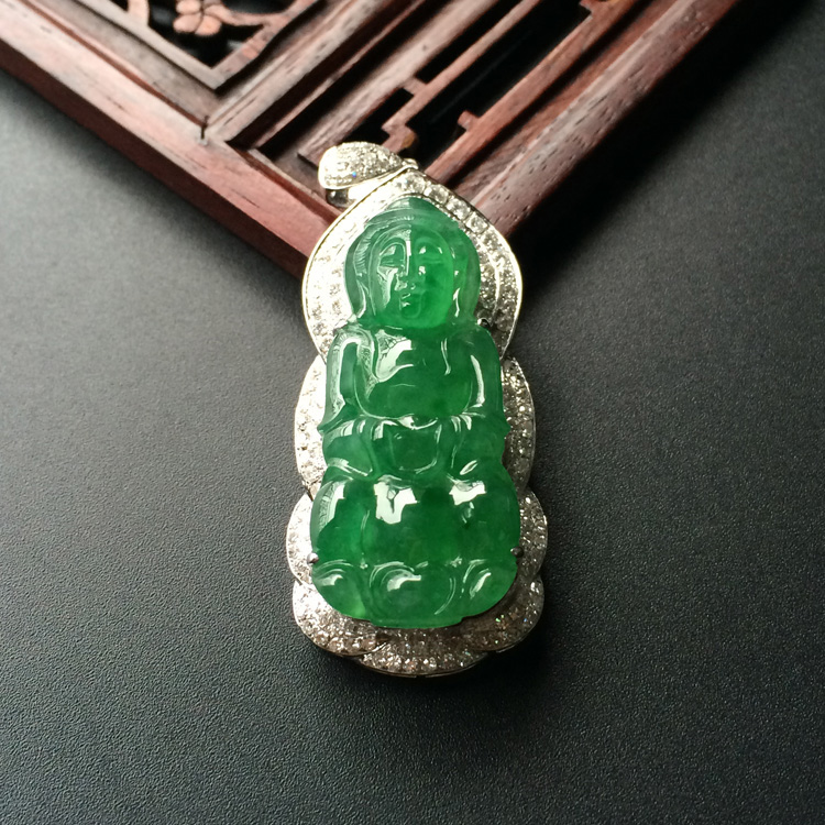(超值推荐)冰种满翠色镶白金钻石观音胸坠