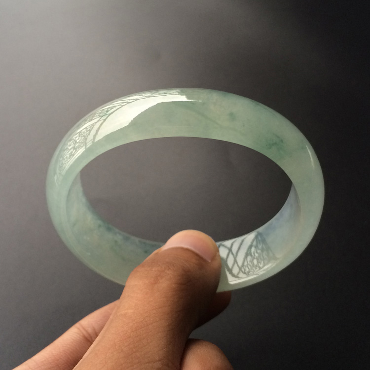 (超值推荐)冰种飘花贵妃镯(58.8mm-48.8mm)
