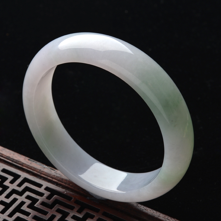 (超值推荐)糯冰种淡紫罗兰带晴水手镯(59.7mm)