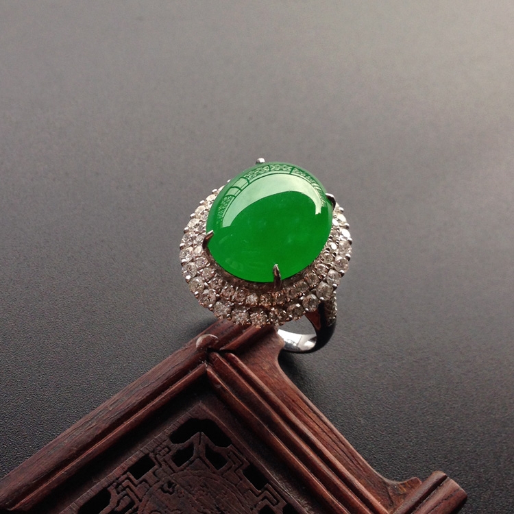 (超值推荐)冰种阳绿镶白金钻石戒指