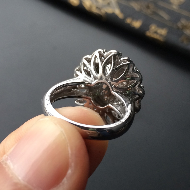 https://jdimg.jaadee.net//images/201512/goods_img/60929_15189762ebb.jpg