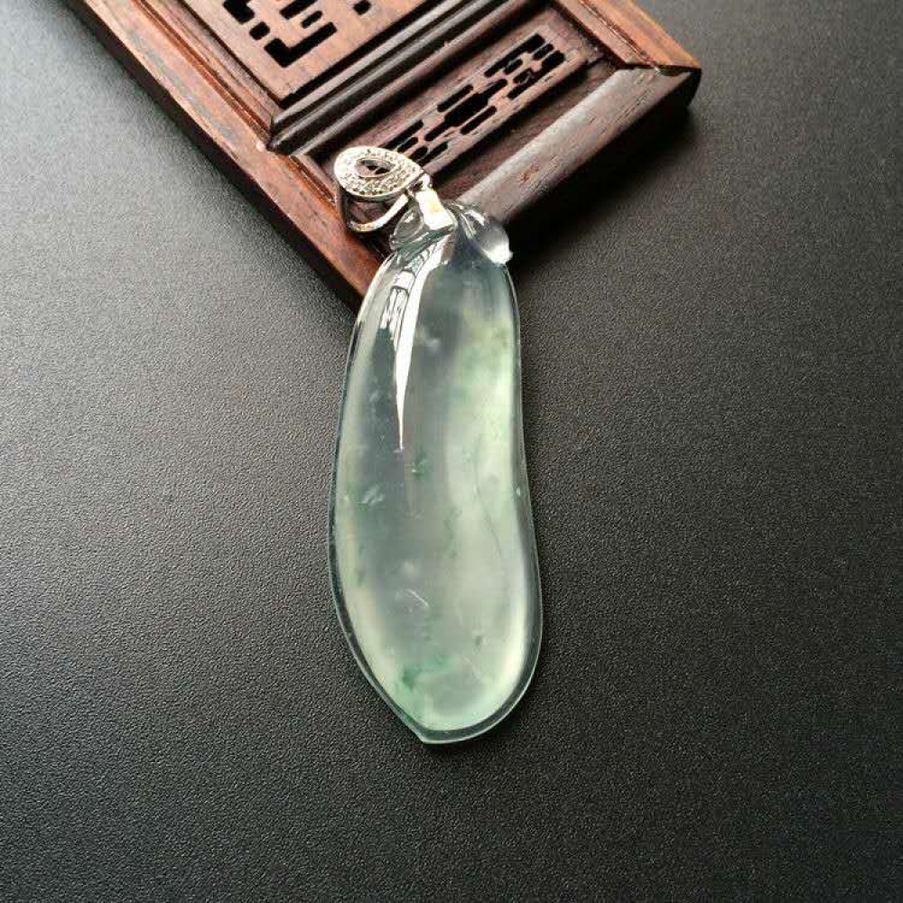 (超值推荐)冰玻种飘花福瓜挂件(金扣)