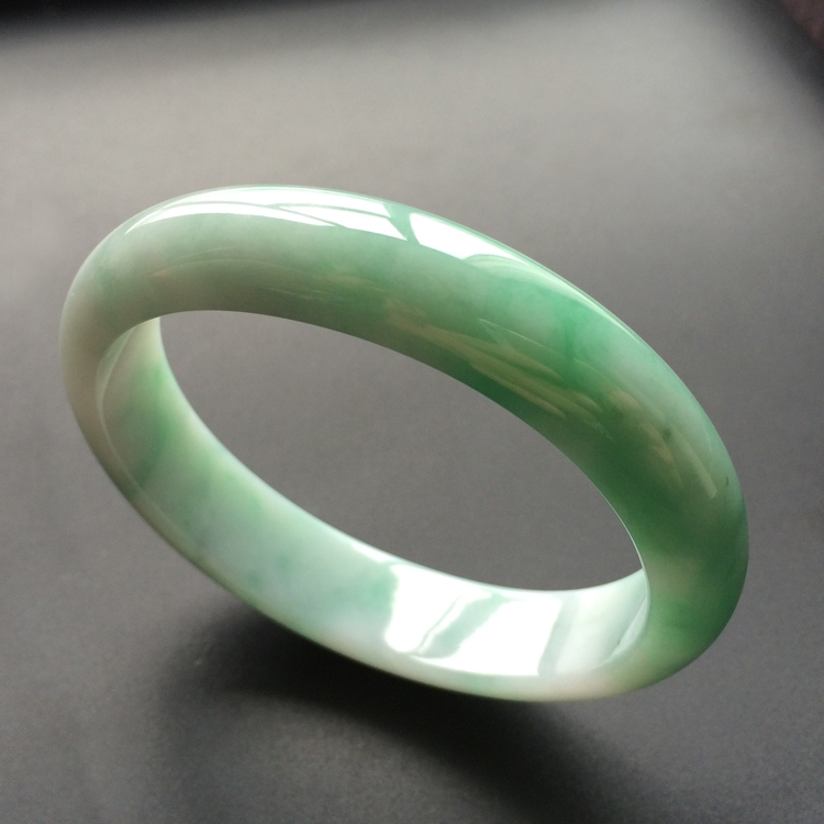 (超值推荐)糯冰种飘花贵妃镯(54.6mm-48.1mm)