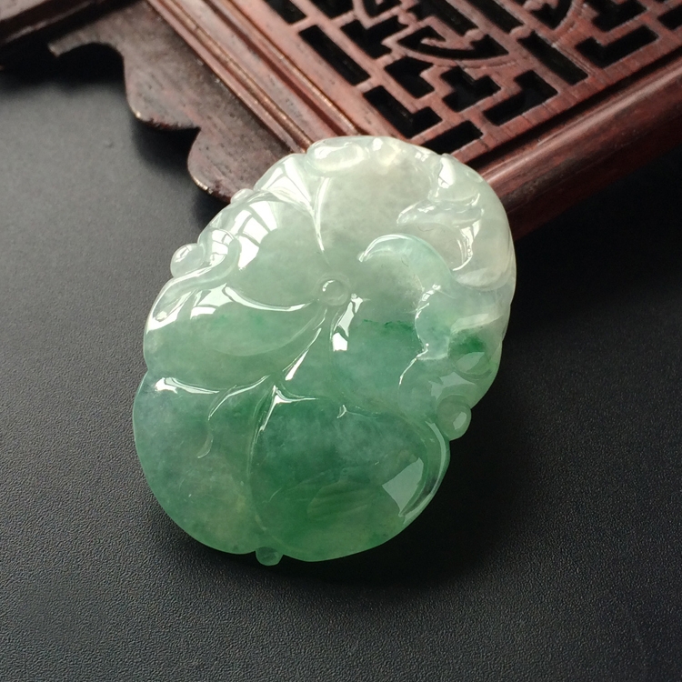 (超值推荐)糯冰种晴水略飘翠连年有余挂件
