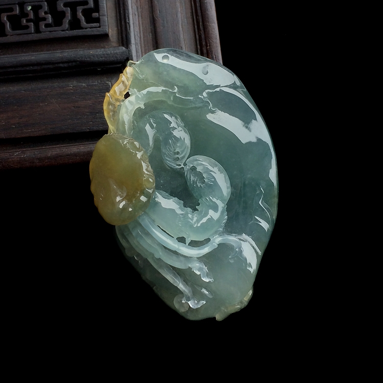 冰种晴水略带黄翡八方来财挂件