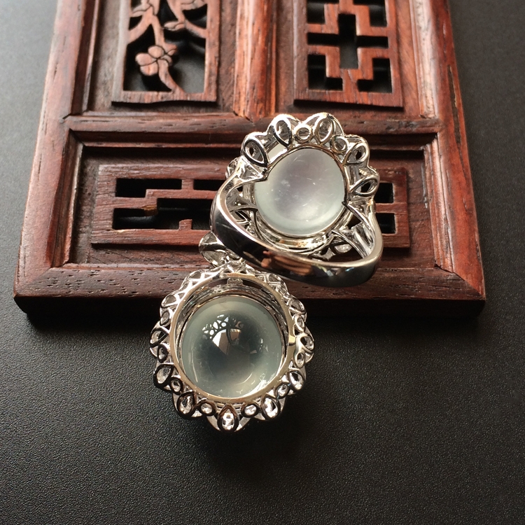 https://jdimg.jaadee.net//images/201512/goods_img/61092_d2fc8d29d22.jpg