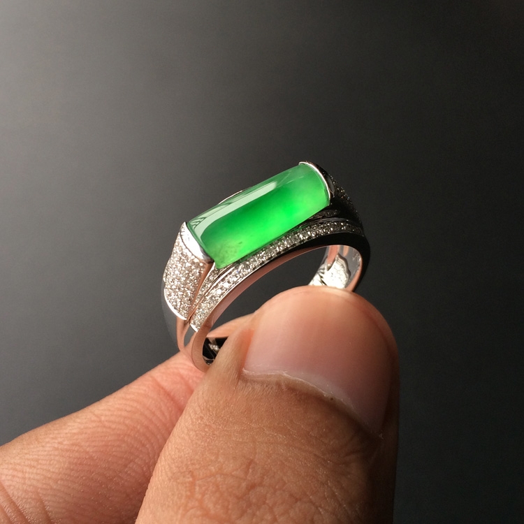 https://jdimg.jaadee.net//images/201512/goods_img/61167_d302d992dc1.jpg