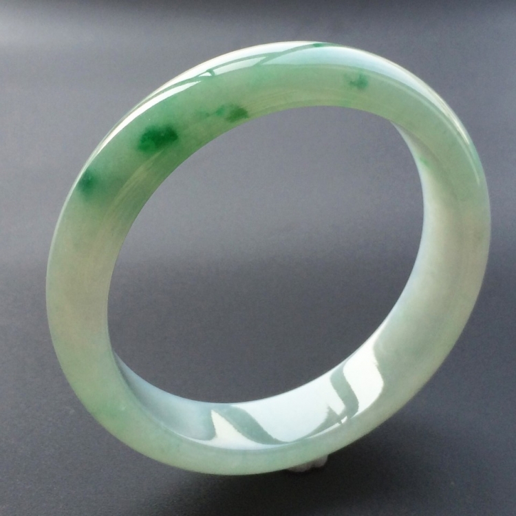 (超值推荐)冰种飘翠手镯(56.8mm)